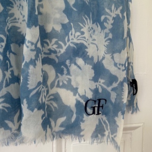 Gianfranco Ferre Men's scarf - Picture 1 of 4